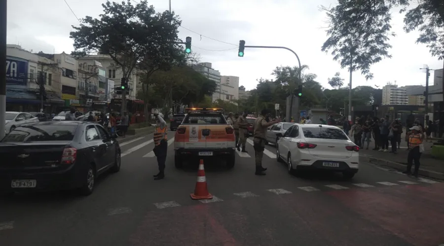Imagem ilustrativa da imagem Atropelamento de pedestre interdita via no Centro de Niterói nesta segunda