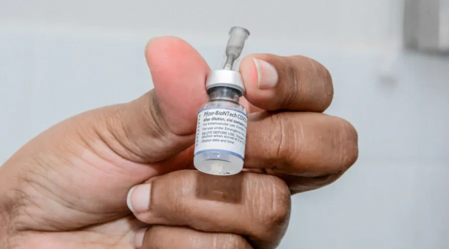 Imagem ilustrativa da imagem Itaboraí adianta dose de vacinação da Pfizer para jovens de 12 a 17 anos