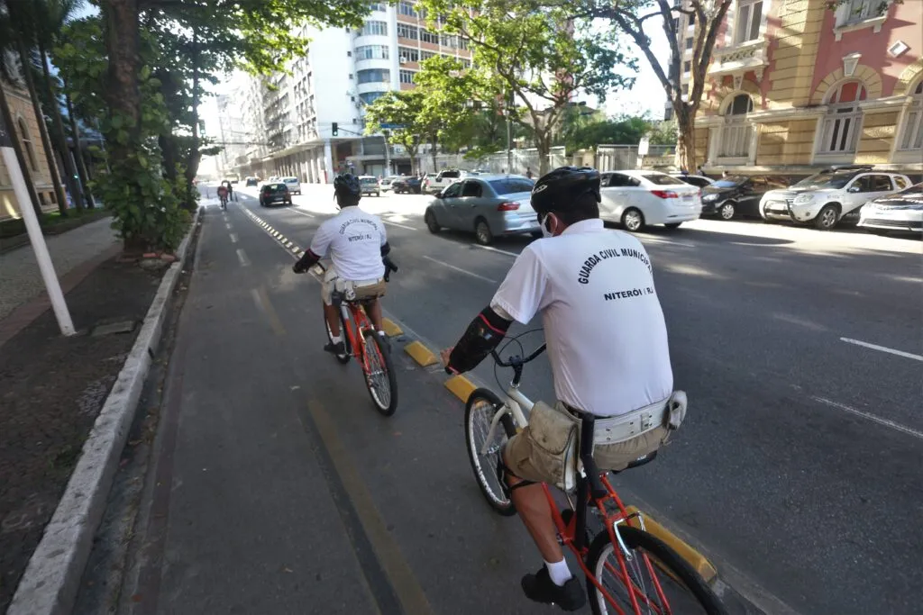 Imagem ilustrativa da imagem Guarda Municipal adere à bicicleta para fiscalizar ciclovias em Niterói