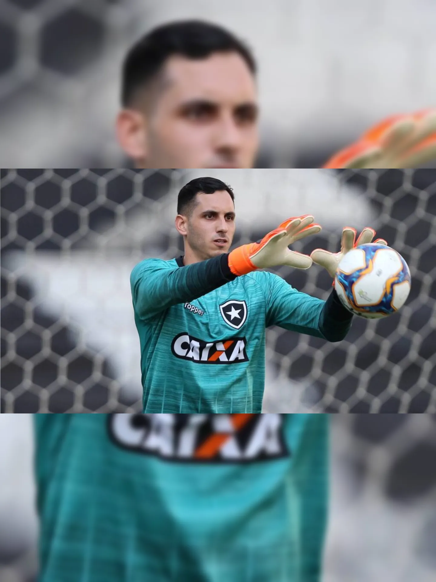 Imagem ilustrativa da imagem Botafogo quer renovar com Gatito; goleiro despista e faz duras críticas a médicos do clube