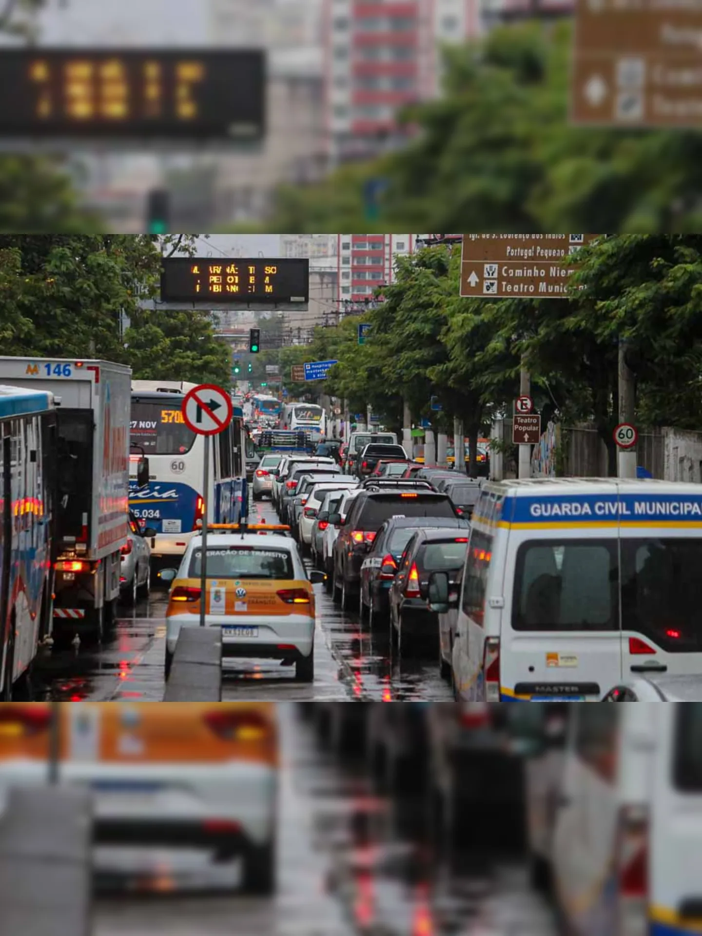 Imagem ilustrativa da imagem Chuva complica trânsito nas principais vias de Niterói e região