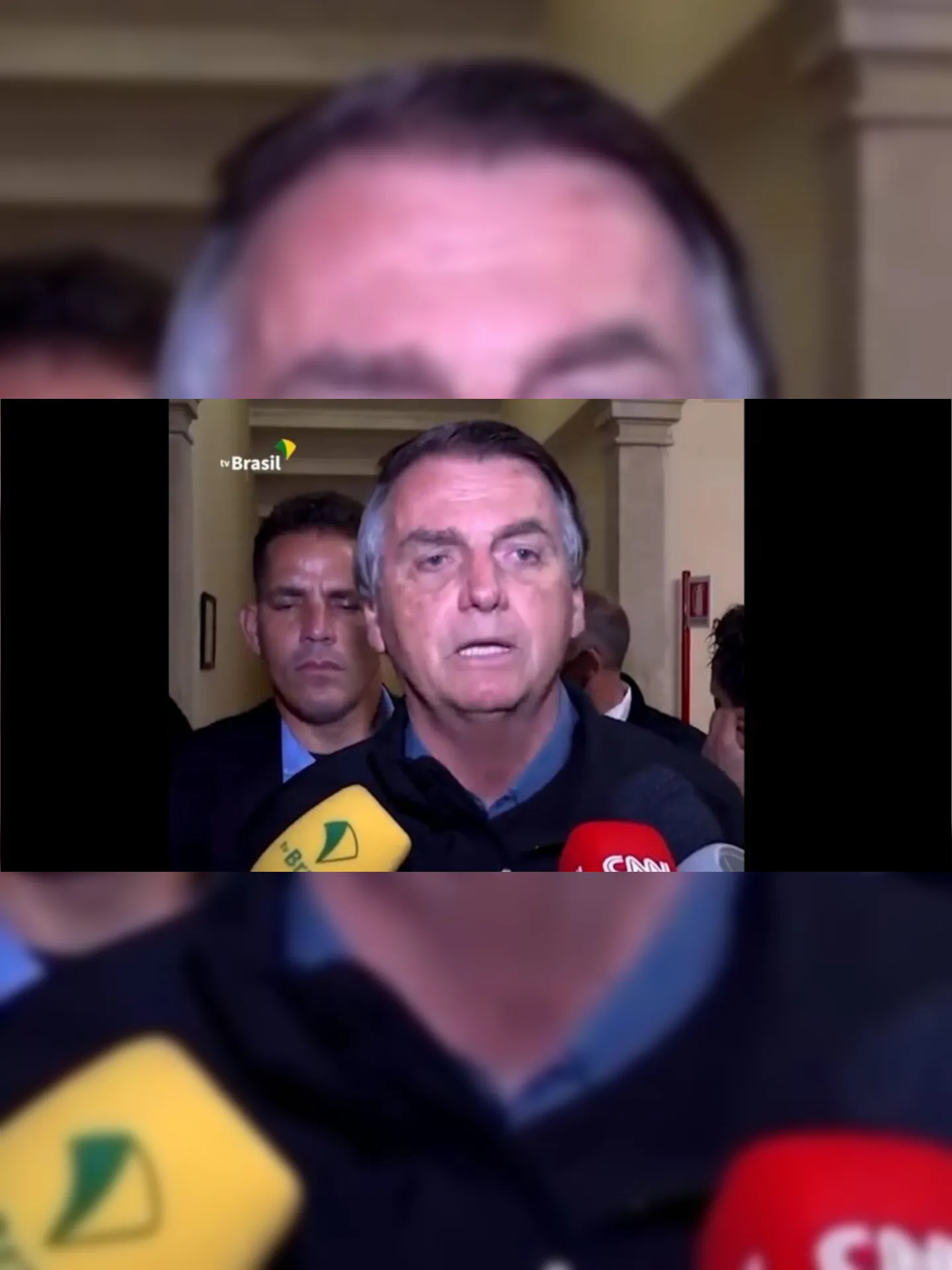 Imagem ilustrativa da imagem Bolsonaro troca nomes de ex-senador e do ator Jim Carrey