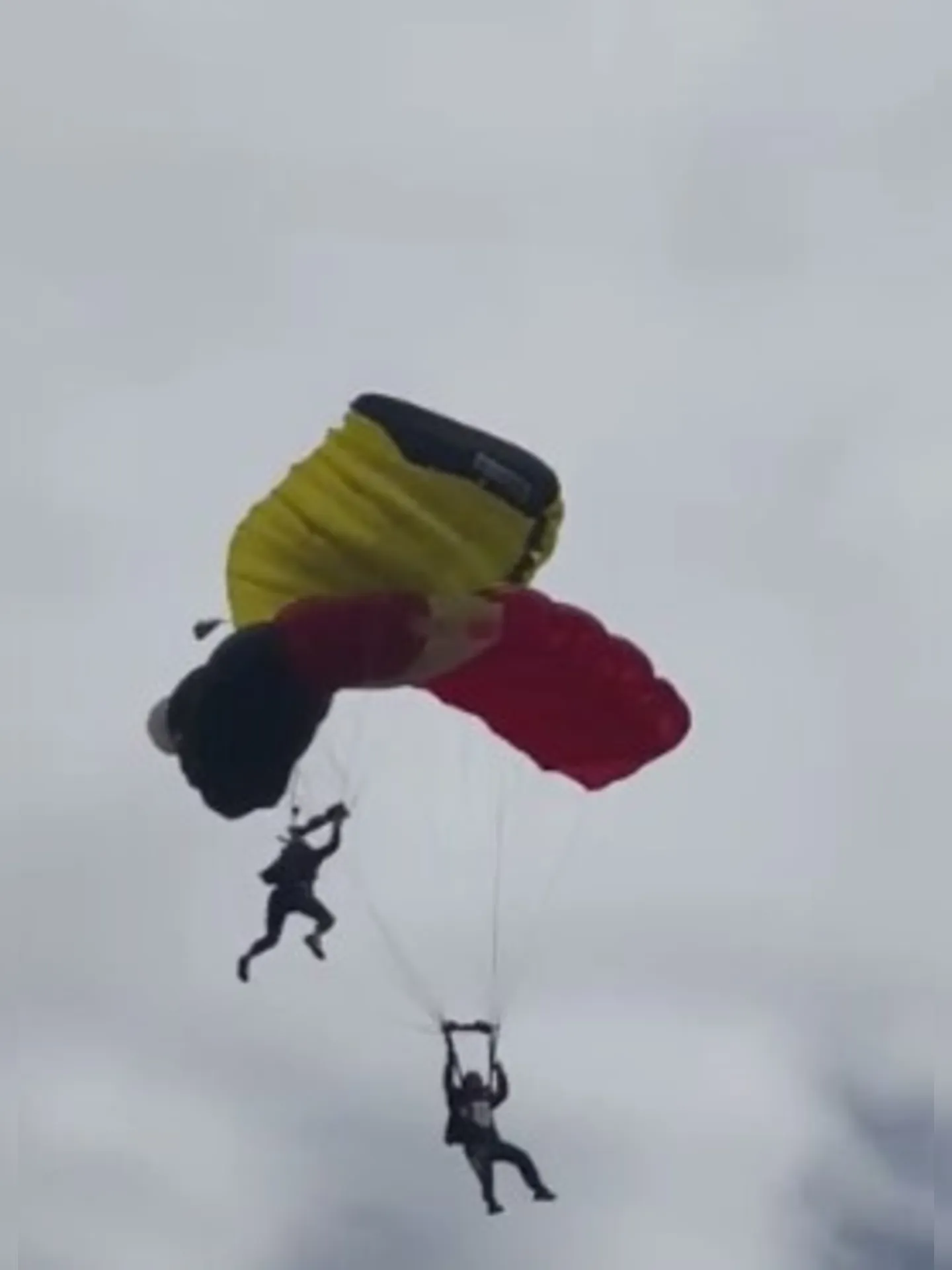 Imagem ilustrativa da imagem Militar morre em salto de paraquedas em Resende neste sábado