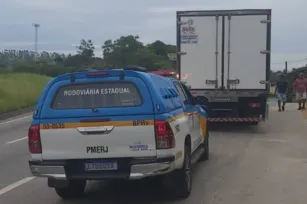 Imagem ilustrativa da imagem Policiais impedem roubo de carga na RJ-106, em São Gonçalo