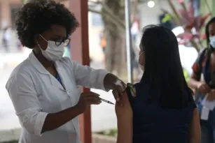 Imagem ilustrativa da imagem Niterói retoma vacinação com Pfizer a partir desta quinta