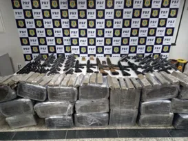 Imagem ilustrativa da imagem Operação apreende mais de 30 armas e 350kg de maconha na Via Dutra, no Rio