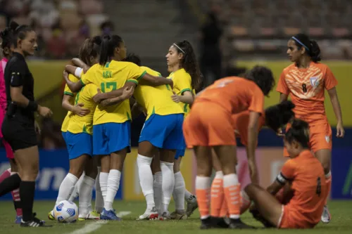 Imagem ilustrativa da imagem Seleção brasileira goleia em torneio amistoso na despedida de Formiga