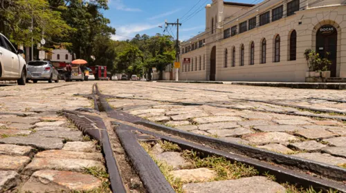 Imagem ilustrativa da imagem Trilhos colocam motociclistas em risco na Zona Sul de Niterói