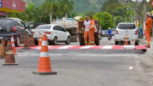 Imagem ilustrativa da imagem Rua interditada e trânsito restrito para ônibus em Maricá