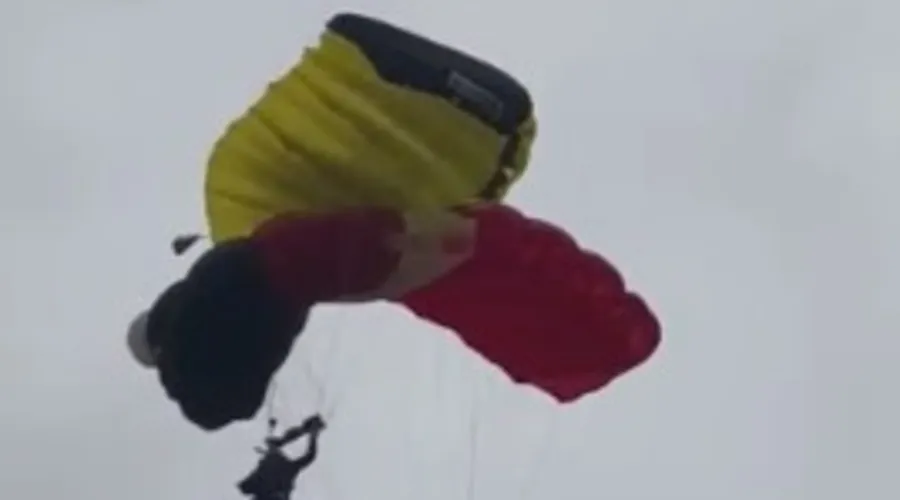 Imagem ilustrativa da imagem Militar morre em salto de paraquedas em Resende neste sábado