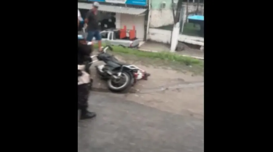 Imagem ilustrativa da imagem Acidente com moto deixa trânsito lento na RJ-106, em São Gonçalo na tarde desta segunda