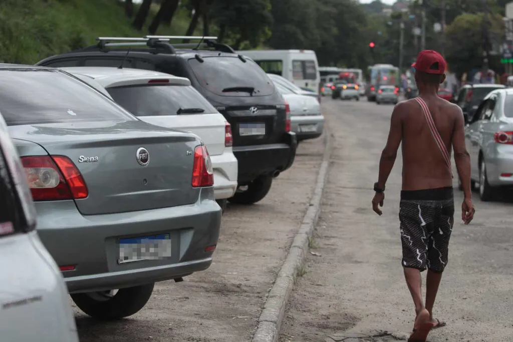Falta de estacionamento rotatio em São Gonçalo - Alex Ramos - Enfoco