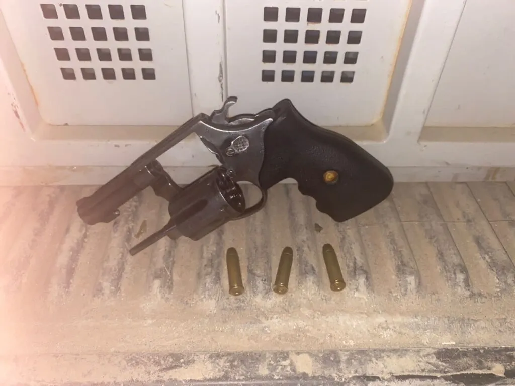 Imagem ilustrativa da imagem Arma utilizada em ataque contra PM é apreendida em Maricá