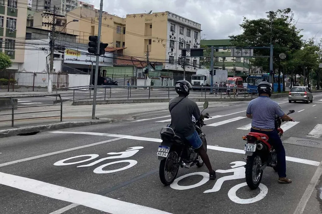Imagem ilustrativa da imagem Alameda, em Niterói, terá faixa exclusiva para motociclista