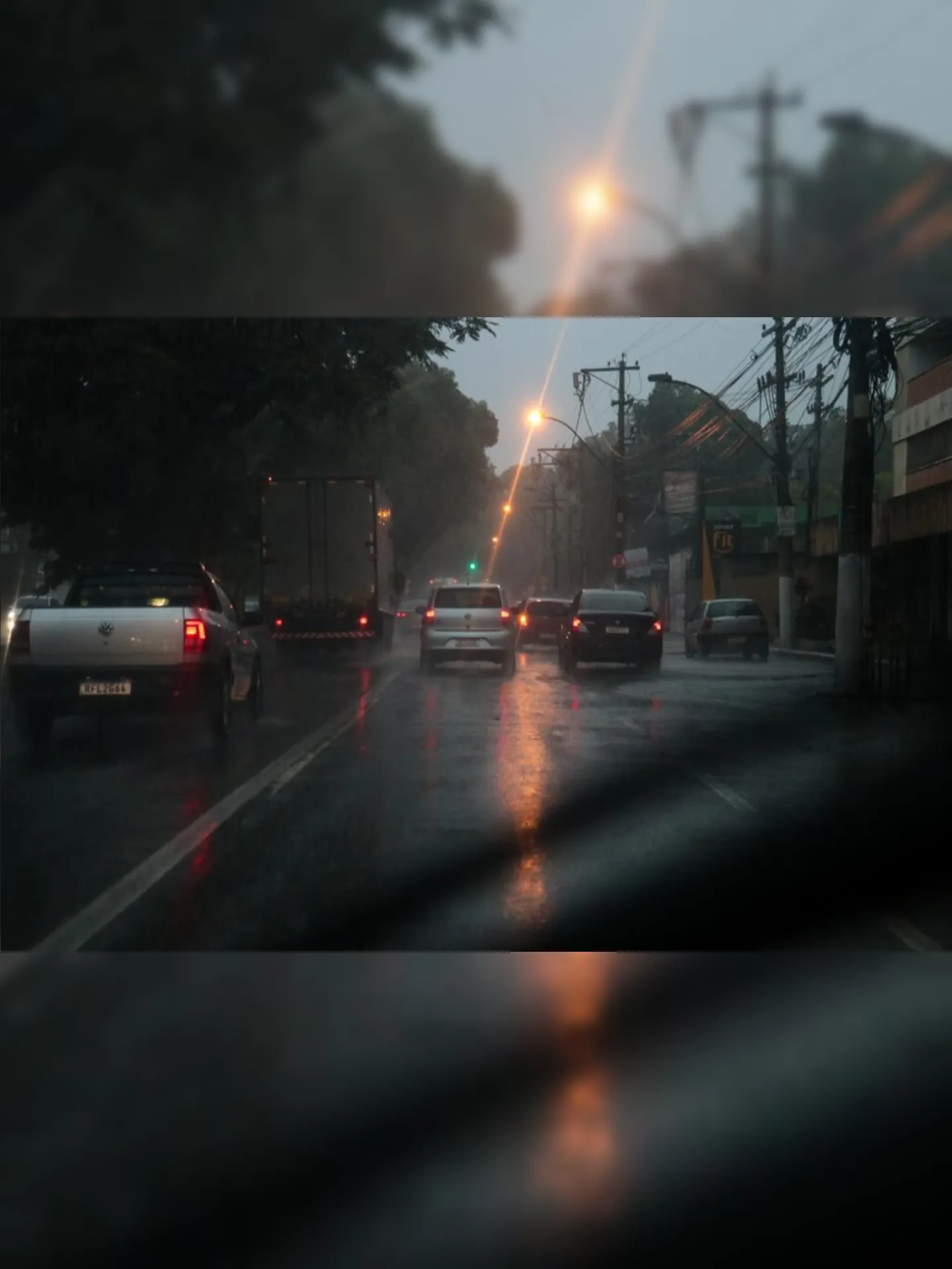 Imagem ilustrativa da imagem Niterói entra em estágio de atenção por conta de forte chuva