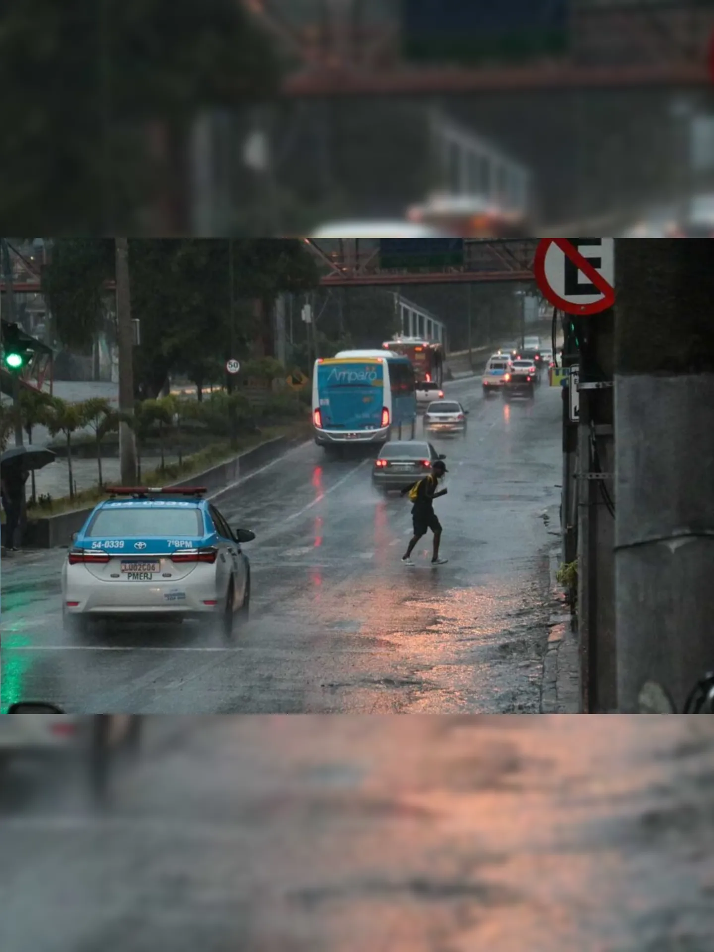 Imagem ilustrativa da imagem Previsão de chuvas intensas para a tarde desta quinta em Niterói e região
