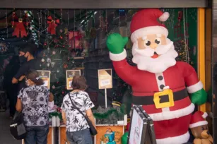 Imagem ilustrativa da imagem Ômicron: OMS pede cancelamento de festas de Natal