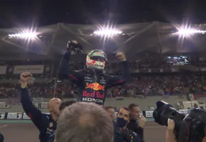 Imagem ilustrativa da imagem Verstappen se tornou campeão de Fórmula 1 pela primeira vez na carreira