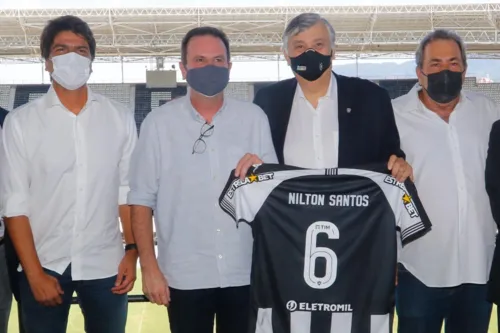 Imagem ilustrativa da imagem Com concessão renovada, Botafogo deve 'vender nome' de estádio por valor milionário