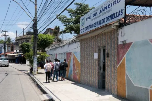 Infestação de piolho de pombo no Colegio Estadual Capitão Oswaldo Ornellas, no Porto Novo- Alex Ramos - Enfoco