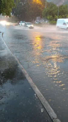 Imagem ilustrativa da imagem Rio de Janeiro entra em estágio de atenção após a chegada de chuva forte