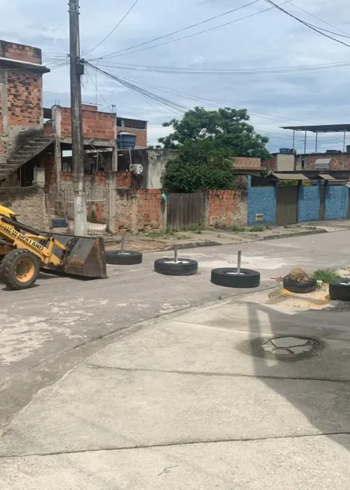 Imagem ilustrativa da imagem Força-tarefa retira barricadas do Jardim Catarina, em São Gonçalo