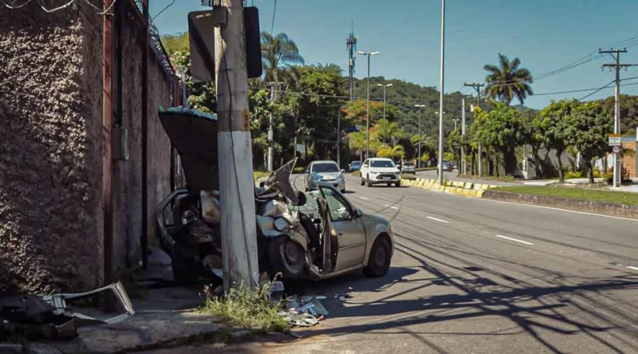 Imagem ilustrativa da imagem Acidente deixa um morto e dois feridos em Pendotiba, Niterói