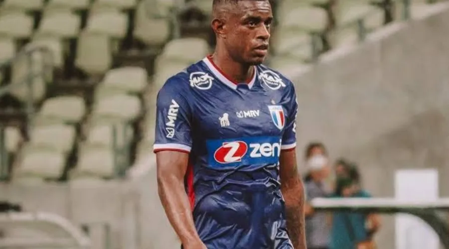 Imagem ilustrativa da imagem Botafogo encaminha venda de Marcelo ao Fortaleza e estuda contratação de Dedé
