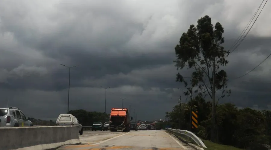 Imagem ilustrativa da imagem Previsão de chuva com estágio de atenção em Niterói e região