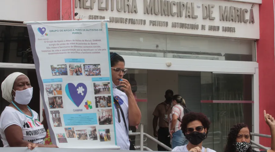 Imagem ilustrativa da imagem Protesto cobra melhor atendimento para autistas em Maricá