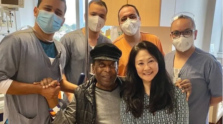 Imagem ilustrativa da imagem Rei Pelé é internado em hospital de São Paulo para seguir tratamento de tumor