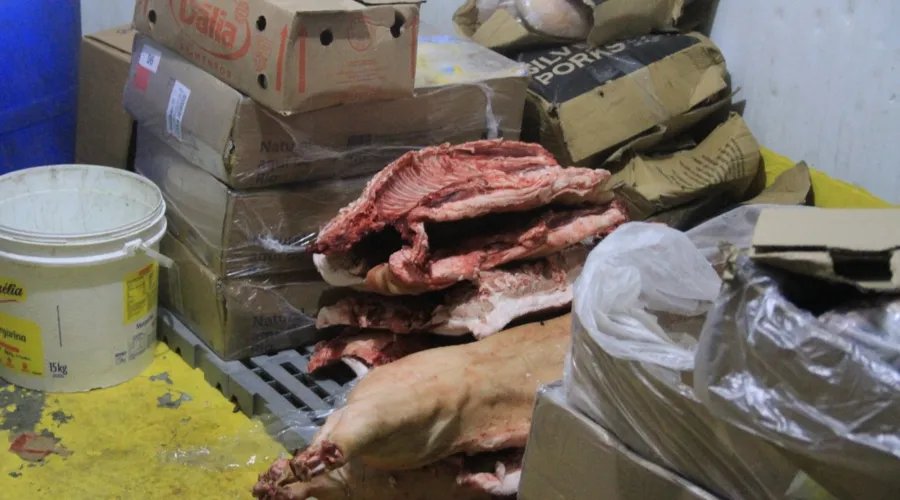 Imagem ilustrativa da imagem Mais de 100 kg de alimentos impróprios em mercado de SG