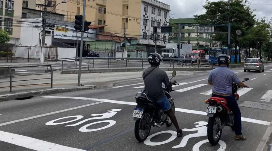 Imagem ilustrativa da imagem Alameda, em Niterói, terá faixa exclusiva para motociclista