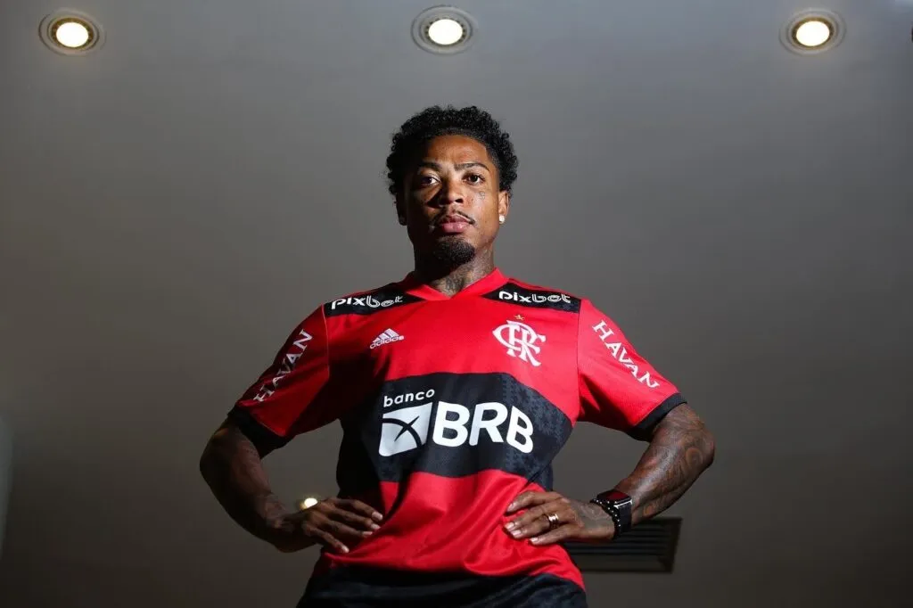Imagem ilustrativa da imagem Anunciado oficialmente, Marinho explica escolha pelo Flamengo e se despede do Santos