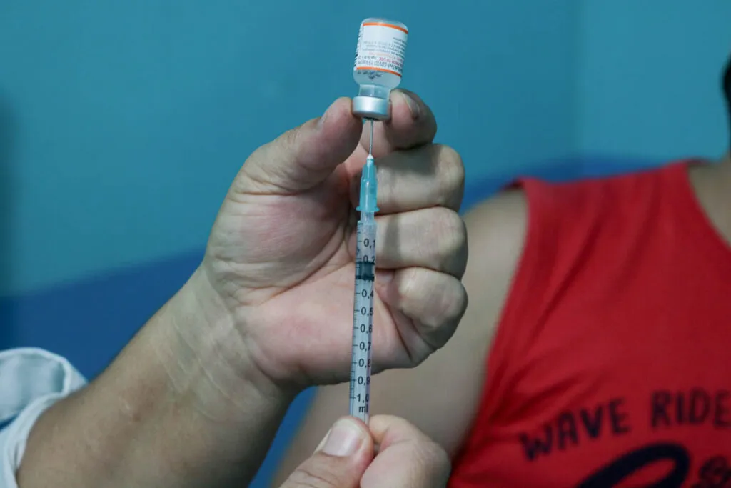 Inicio da Vacinação infantil em São Gonçalo - Alex Ramos - Enfoco