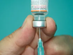 Brasil recebe novas doses de vacinas pediátricas nesta segunda