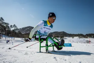 Imagem ilustrativa da imagem Brasileiro de 19 anos é vice-campeão mundial paralímpico de esportes na neve