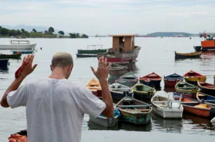 Imagem ilustrativa da imagem Oração da família para encontrar desaparecido no mar de Niterói