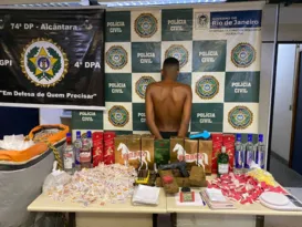 Imagem ilustrativa da imagem Operação termina com prisão e apreensão de drogas e bebidas em São Gonçalo