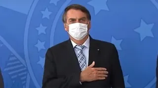 Imagem ilustrativa da imagem Bolsonaro veta projeto que suspende prazo de validade de concursos