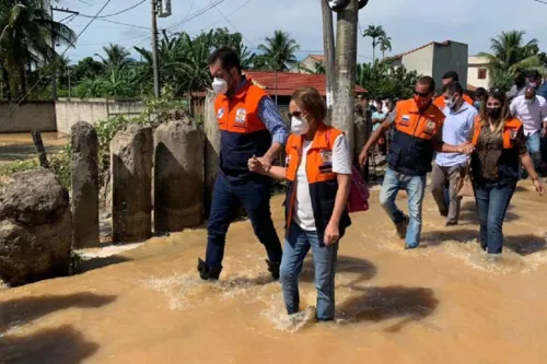 Imagem ilustrativa da imagem Castro anuncia R$ 20 milhões para cidade do Norte Fluminense afetada pelas chuvas