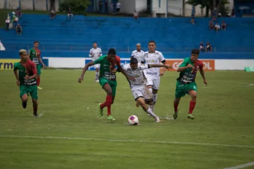 Imagem ilustrativa da imagem Olha a zebra! Em campo alagado, Botafogo perde para o Petrolina na Copinha