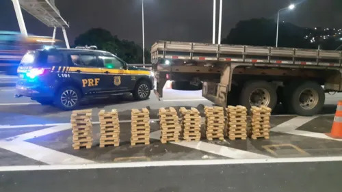 Imagem ilustrativa da imagem Preso transportando mais de 200kg de maconha na Ponte