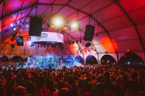 Imagem ilustrativa da imagem Carnaval adiado no Rio e a contradição com festas e cultos lotados