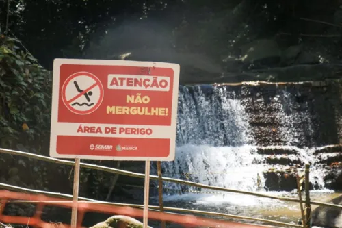 Imagem ilustrativa da imagem Visitantes são flagrados em gruta e cachoeira interditadas em Maricá