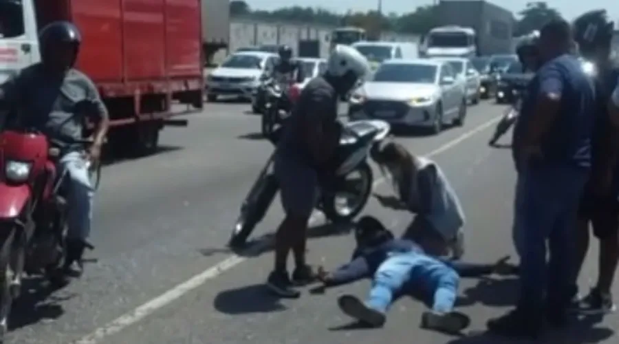 Imagem ilustrativa da imagem Colisão com carro deixa motociclista ferido na Avenida Brasil