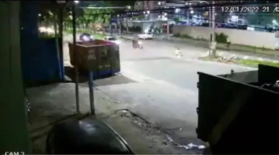 Imagem ilustrativa da imagem Motorista cadeirante tem carro roubado e é jogado no meio da rua no Rio