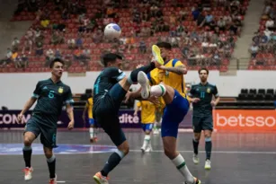 Imagem ilustrativa da imagem Argentina elimina Brasil nos pênaltis após semifinal eletrizante na Copa América de Futsal