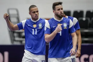 Imagem ilustrativa da imagem No duelo de invictos, Brasil supera a Colômbia pela Copa América de Futsal