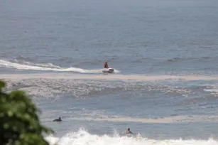 Imagem ilustrativa da imagem Buscas por jovem em praia de Niterói entram no terceiro dia